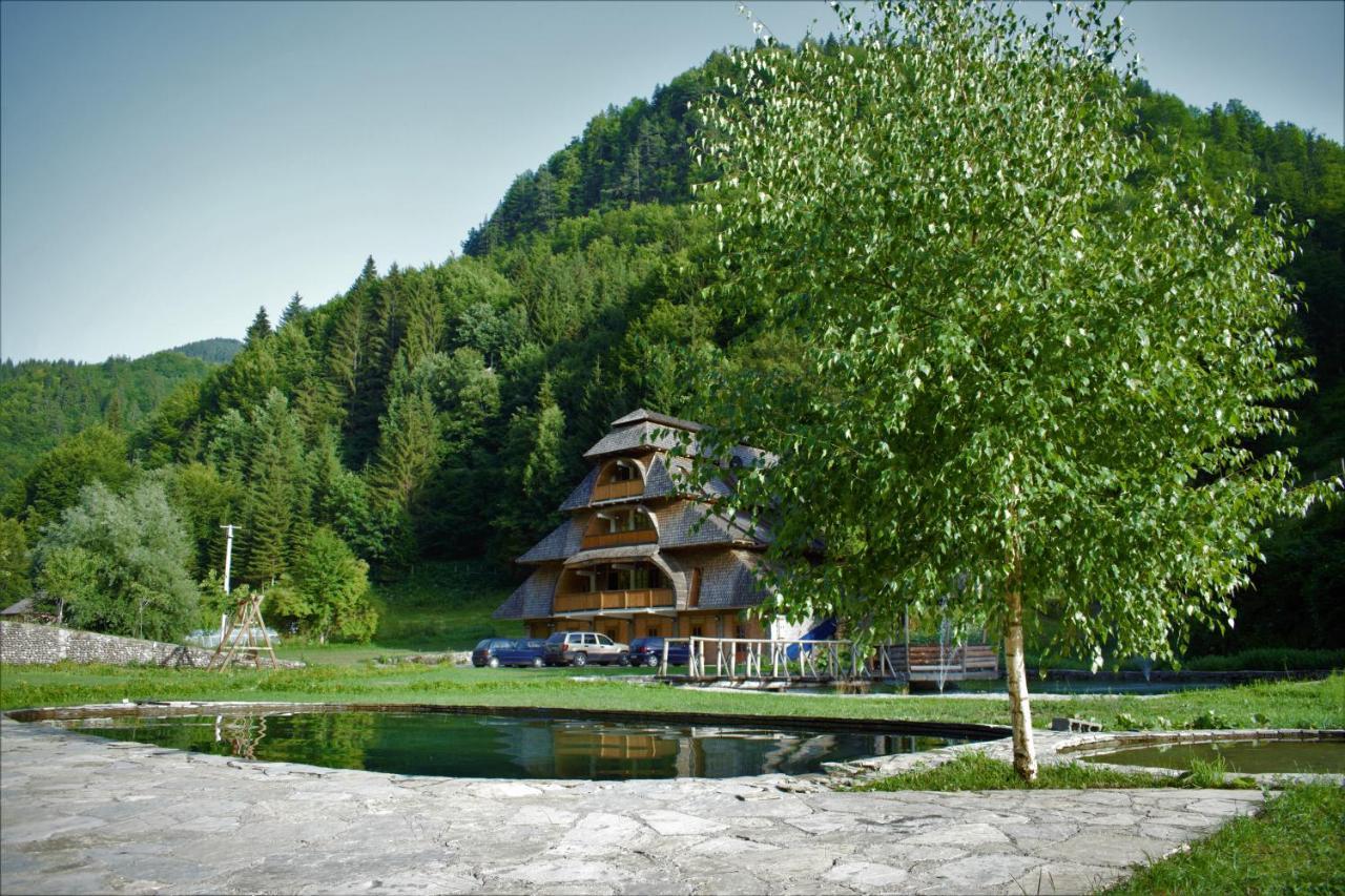 Hotel Oka I Po Berane Buitenkant foto