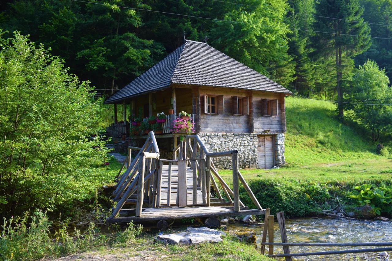 Hotel Oka I Po Berane Buitenkant foto