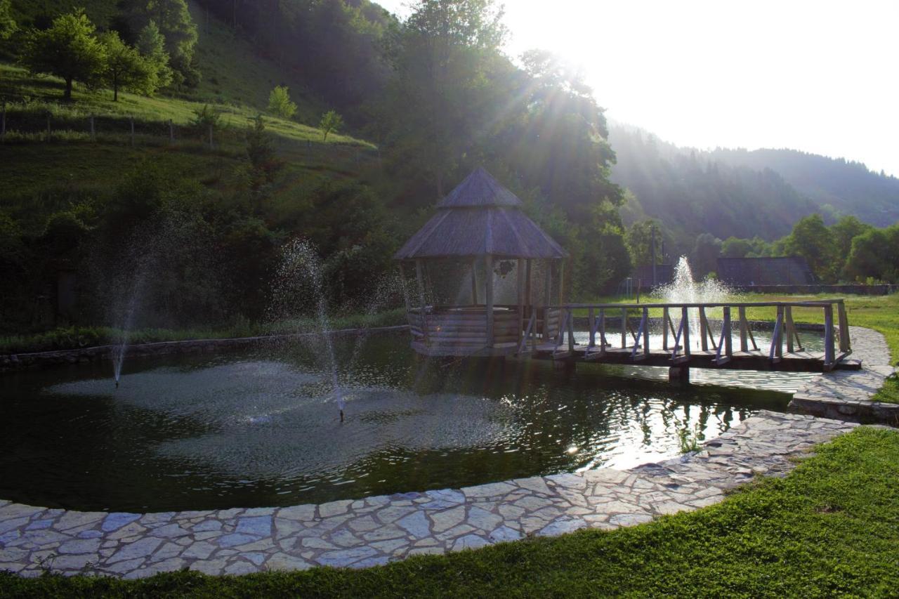 Hotel Oka I Po Berane Buitenkant foto