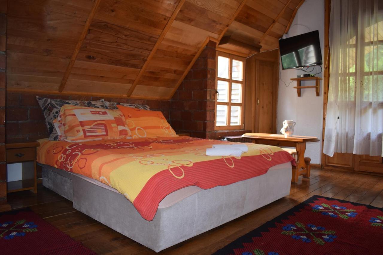 Hotel Oka I Po Berane Buitenkant foto