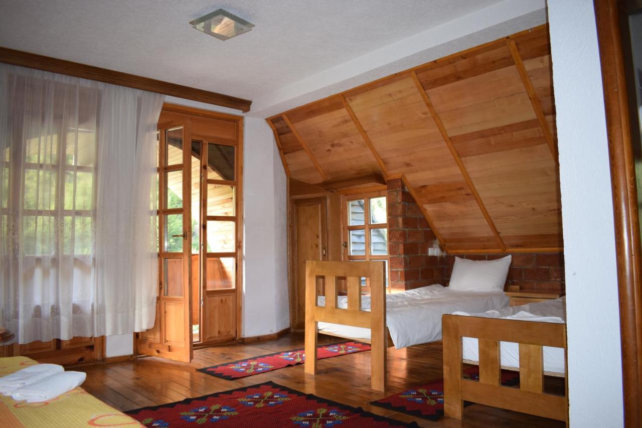 Hotel Oka I Po Berane Buitenkant foto